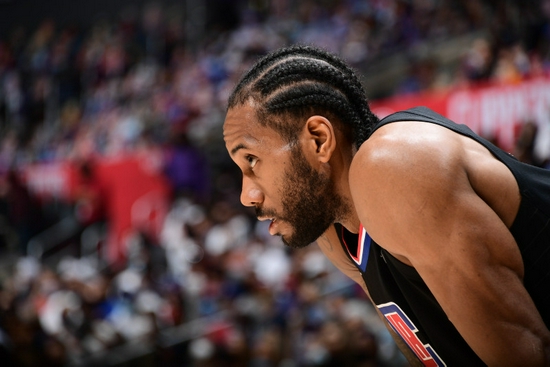 是把球交还 是把球交还