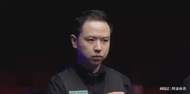 按在自己手 按在自己手